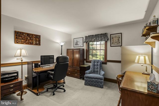 712 VINEMONT RD, Reinholds, PA 17569