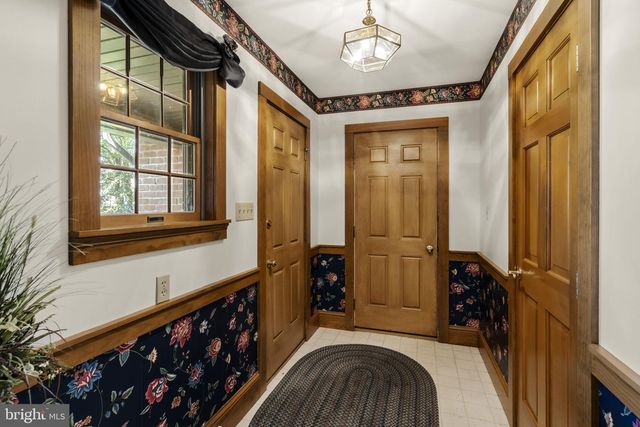 712 VINEMONT RD, Reinholds, PA 17569