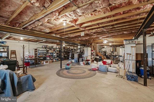 712 VINEMONT RD, Reinholds, PA 17569