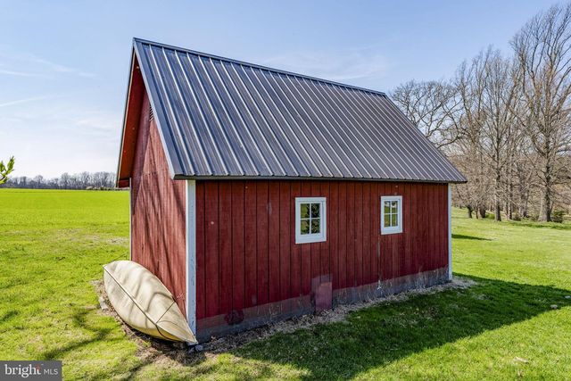 712 VINEMONT RD, Reinholds, PA 17569