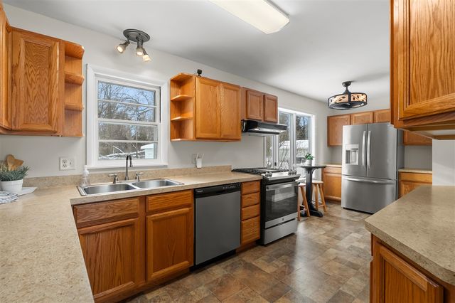 2229 W Osterhout Avenue, Portage, MI 49024