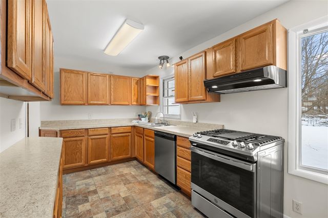 2229 W Osterhout Avenue, Portage, MI 49024