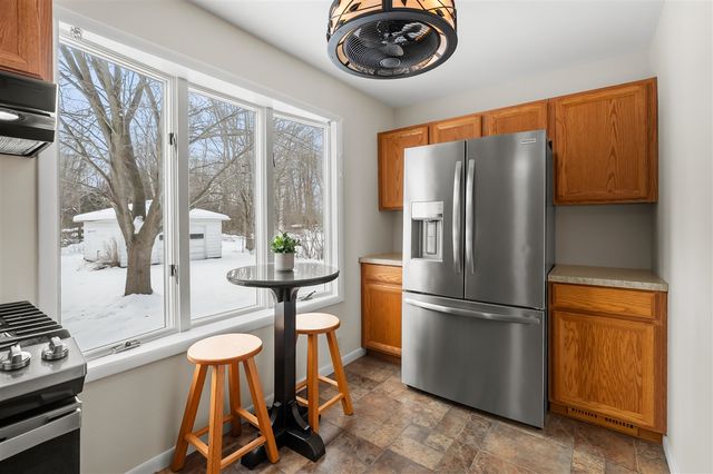 2229 W Osterhout Avenue, Portage, MI 49024