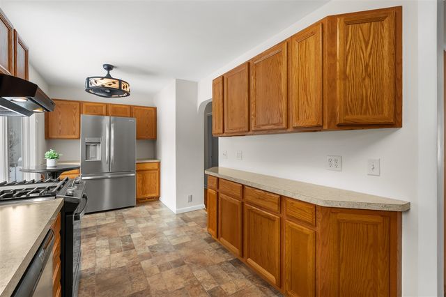 2229 W Osterhout Avenue, Portage, MI 49024