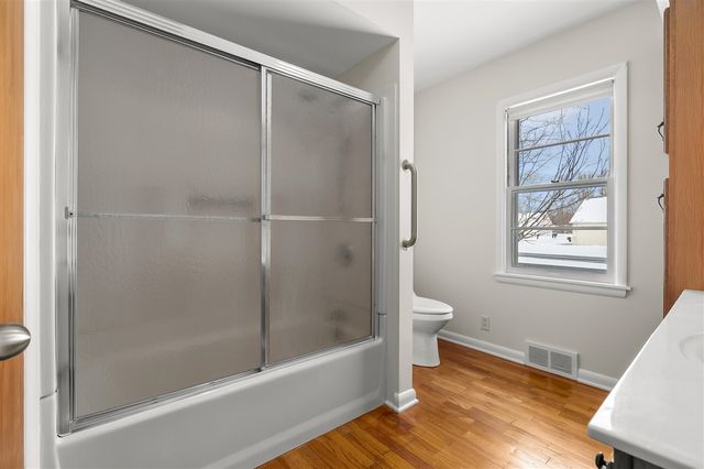 2229 W Osterhout Avenue, Portage, MI 49024