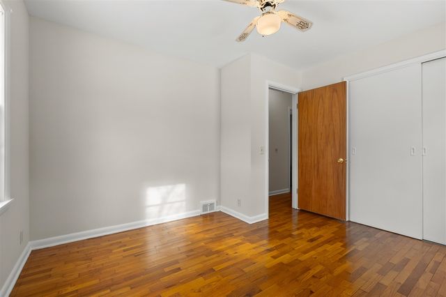 2229 W Osterhout Avenue, Portage, MI 49024