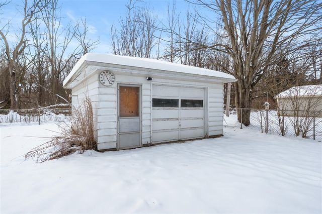 2229 W Osterhout Avenue, Portage, MI 49024