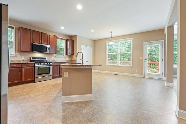 1010 Chelsey Way, Roswell, GA 30075