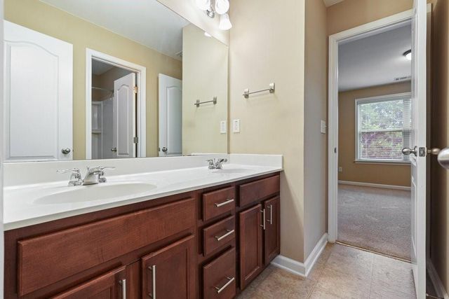 1010 Chelsey Way, Roswell, GA 30075