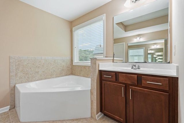 1010 Chelsey Way, Roswell, GA 30075