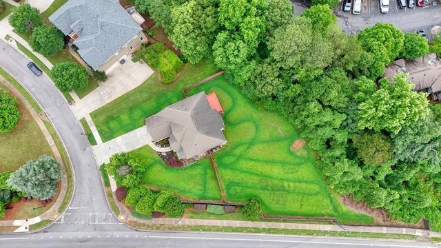 1010 Chelsey Way, Roswell, GA 30075