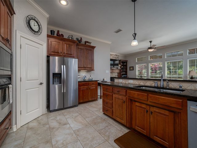 1137 Ashwood Drive, Tyler, TX 75703