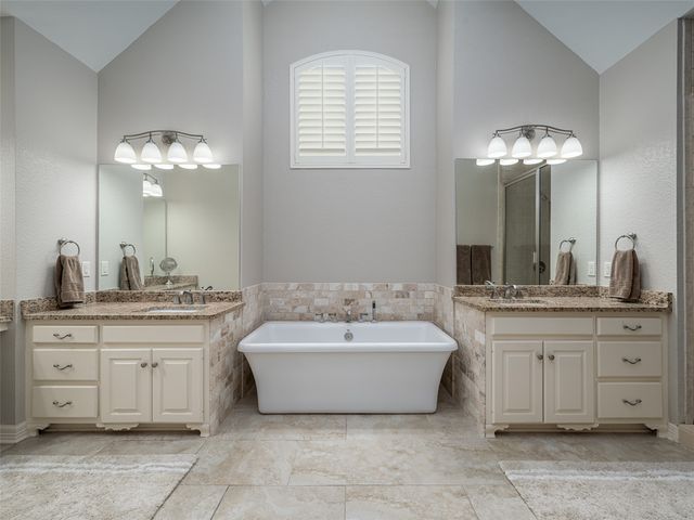 1137 Ashwood Drive, Tyler, TX 75703