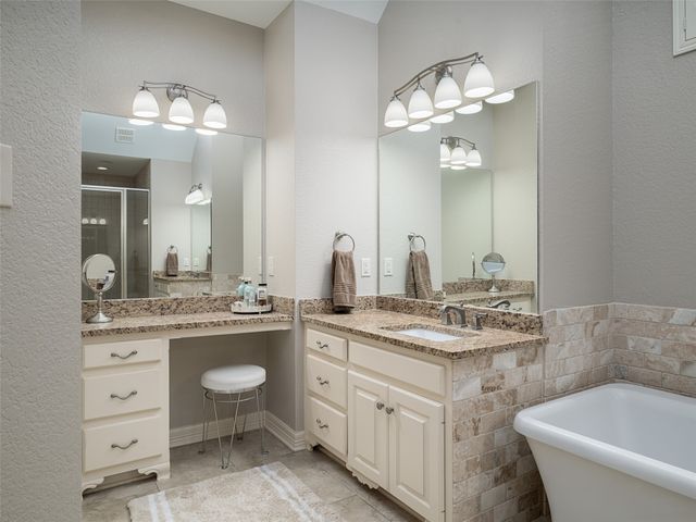 1137 Ashwood Drive, Tyler, TX 75703