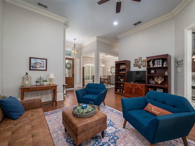 1137 Ashwood Drive, Tyler, TX 75703