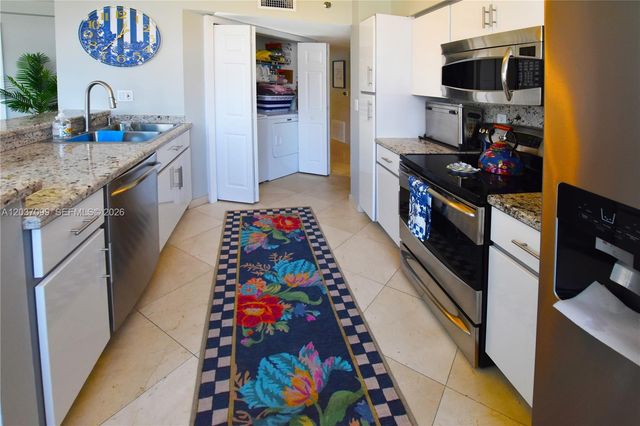 540 Brickell Key Drive 1513, Miami, FL 33131