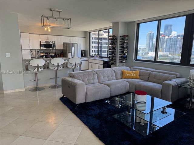 540 Brickell Key Drive 1513, Miami, FL 33131