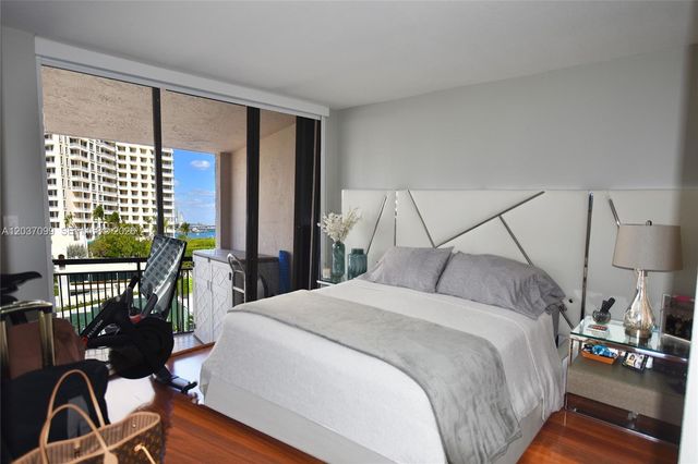 540 Brickell Key Drive 1513, Miami, FL 33131
