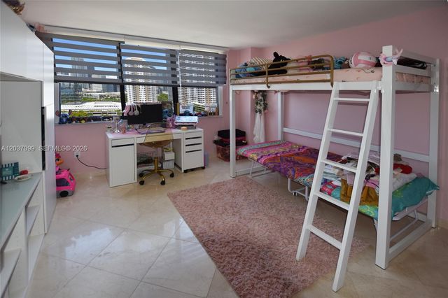 540 Brickell Key Drive 1513, Miami, FL 33131