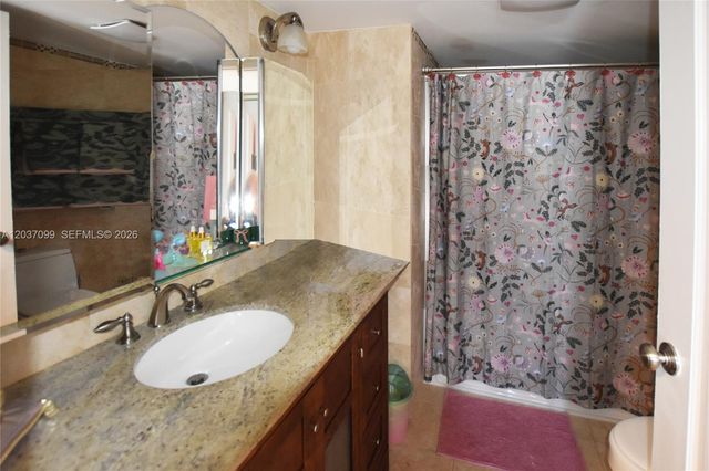 540 Brickell Key Drive 1513, Miami, FL 33131