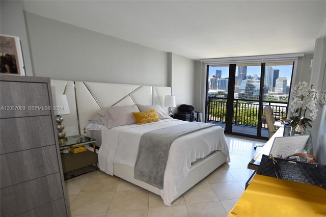 540 Brickell Key Drive 1513, Miami, FL 33131