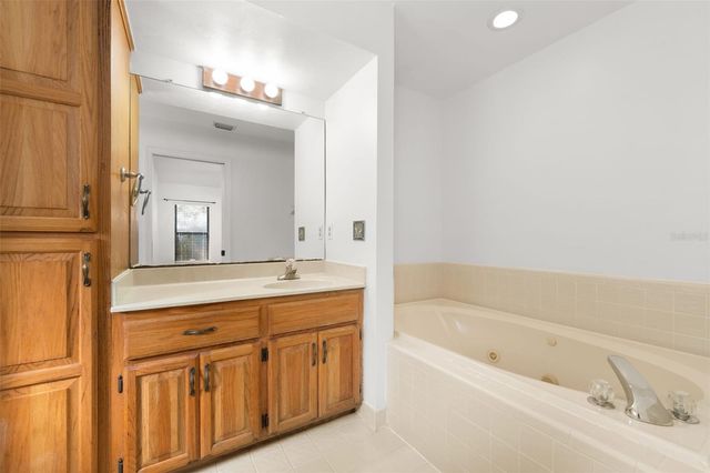 568 NW 39TH DRIVE, Gainesville, FL 32607