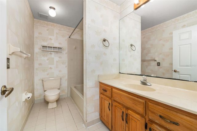 568 NW 39TH DRIVE, Gainesville, FL 32607