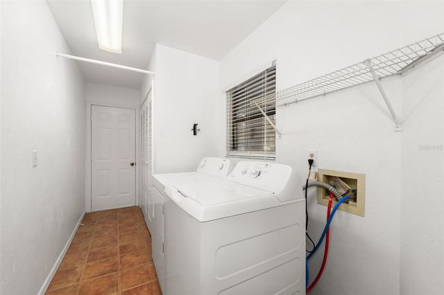 568 NW 39TH DRIVE, Gainesville, FL 32607