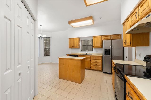 568 NW 39TH DRIVE, Gainesville, FL 32607