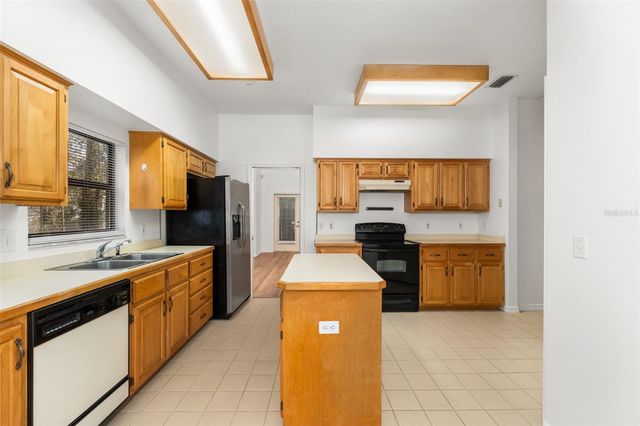 568 NW 39TH DRIVE, Gainesville, FL 32607