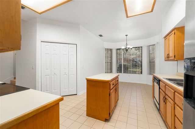 568 NW 39TH DRIVE, Gainesville, FL 32607