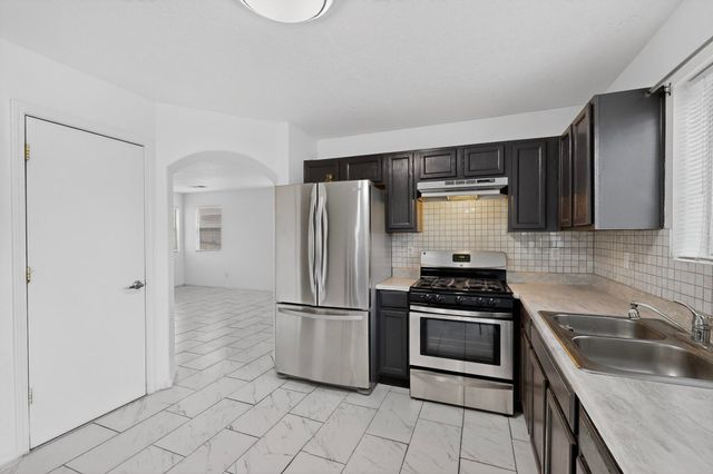 527 Saddle Blanket Trail SW, Albuquerque, NM 87121