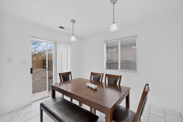 527 Saddle Blanket Trail SW, Albuquerque, NM 87121