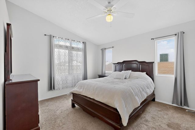 527 Saddle Blanket Trail SW, Albuquerque, NM 87121