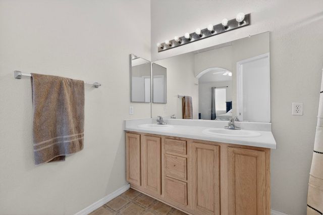527 Saddle Blanket Trail SW, Albuquerque, NM 87121
