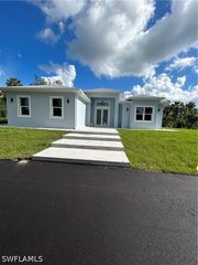 3423 24th AVE SE, Naples, FL 34117