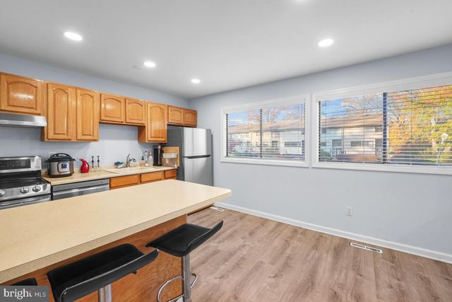 158 HENDERSON PL, Hightstown, NJ 08520