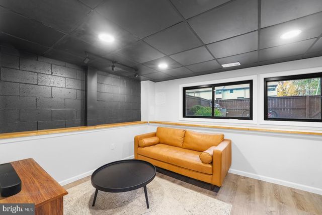 158 HENDERSON PL, Hightstown, NJ 08520