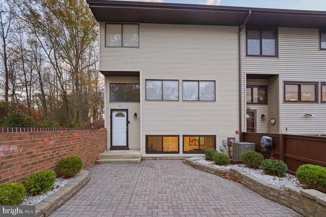 158 HENDERSON PL, Hightstown, NJ 08520