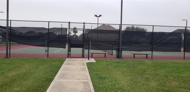 2702 Golden Hills Court, Fresno, TX 77545