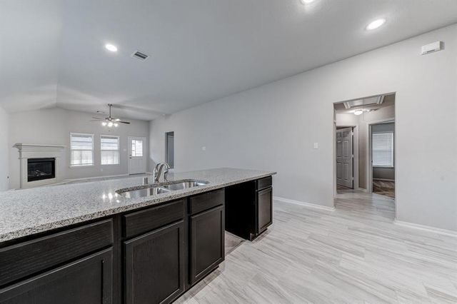 2702 Golden Hills Court, Fresno, TX 77545