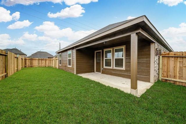 2702 Golden Hills Court, Fresno, TX 77545