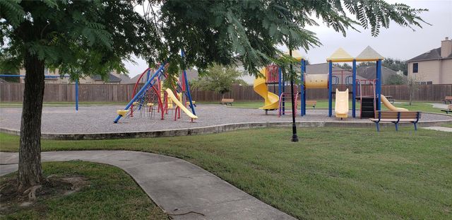 2702 Golden Hills Court, Fresno, TX 77545