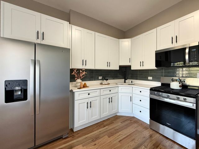 4038 W Congress Parkway, Chicago, IL 60624