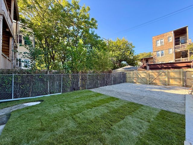 4038 W Congress Parkway, Chicago, IL 60624