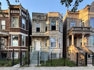 4038 W Congress Parkway, Chicago, IL 60624