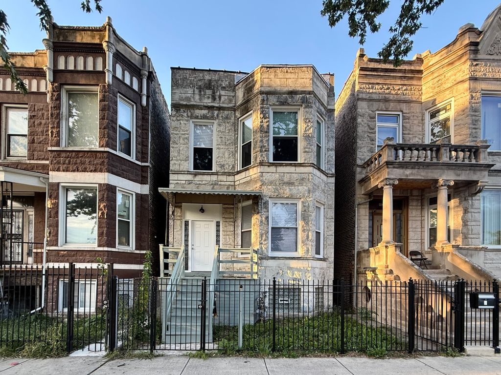 4038 W Congress Parkway, Chicago, IL 60624