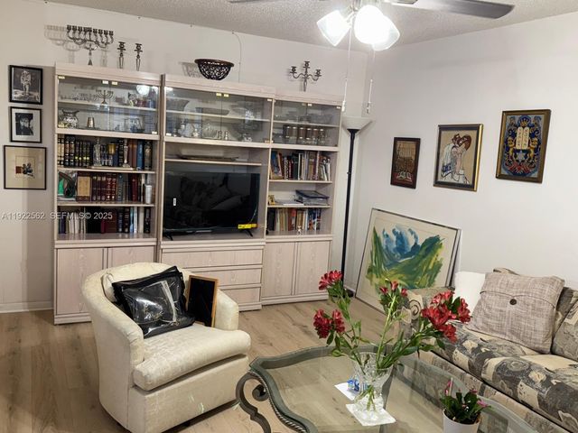 4001 Upminster J 4001, Deerfield Beach, FL 33442