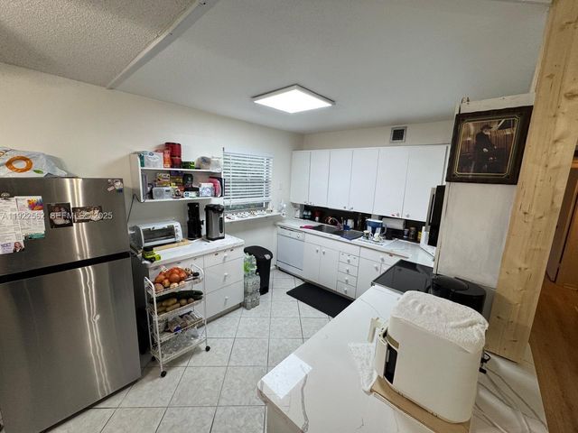 4001 Upminster J 4001, Deerfield Beach, FL 33442