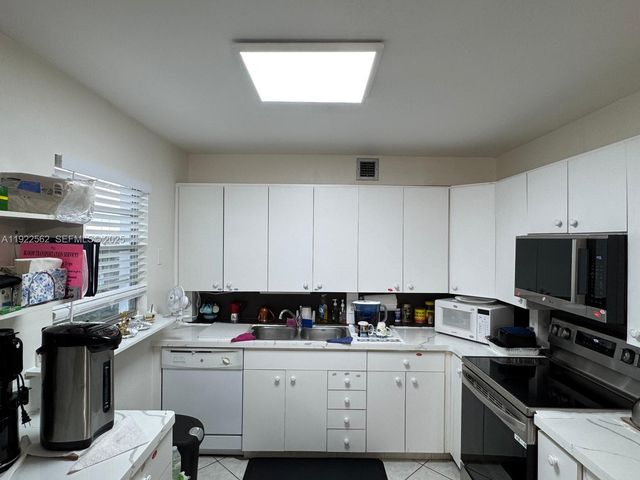 4001 Upminster J 4001, Deerfield Beach, FL 33442